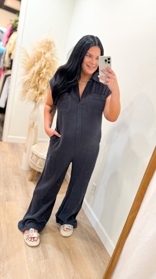 SOLID BUTTON DOWN JUMPSUIT IN CHARCOAL
