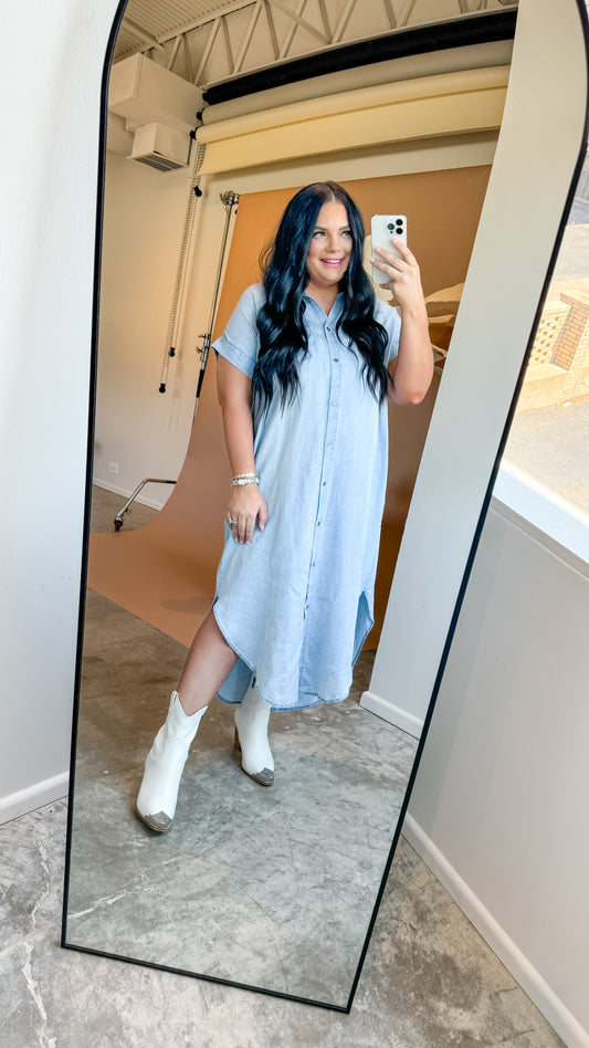 LIGHT WASHED DENIM BUTTON DOWN MIDI DRESS