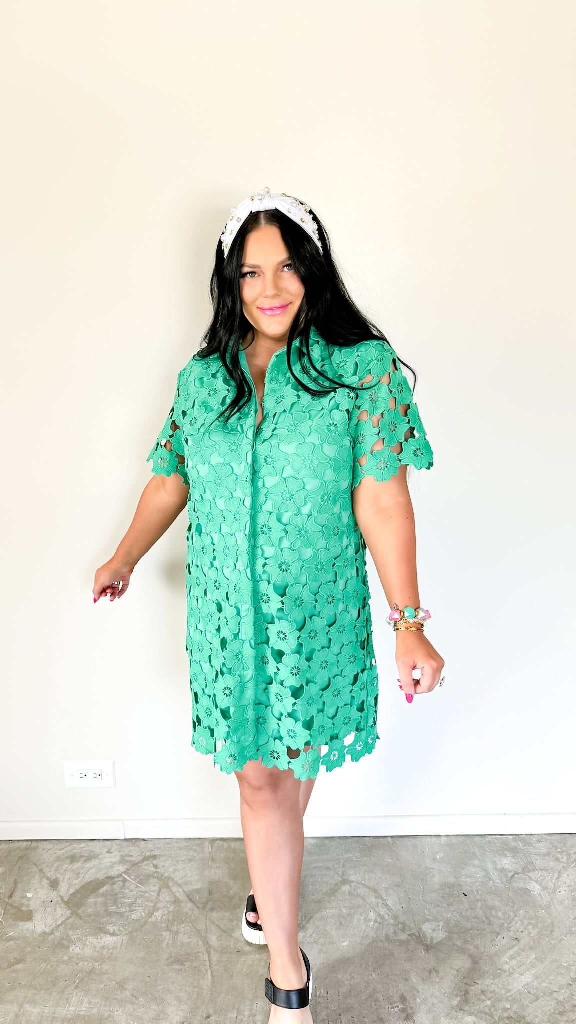 FLORAL LACE BUTTON UP DRESS IN KELLY GREEN