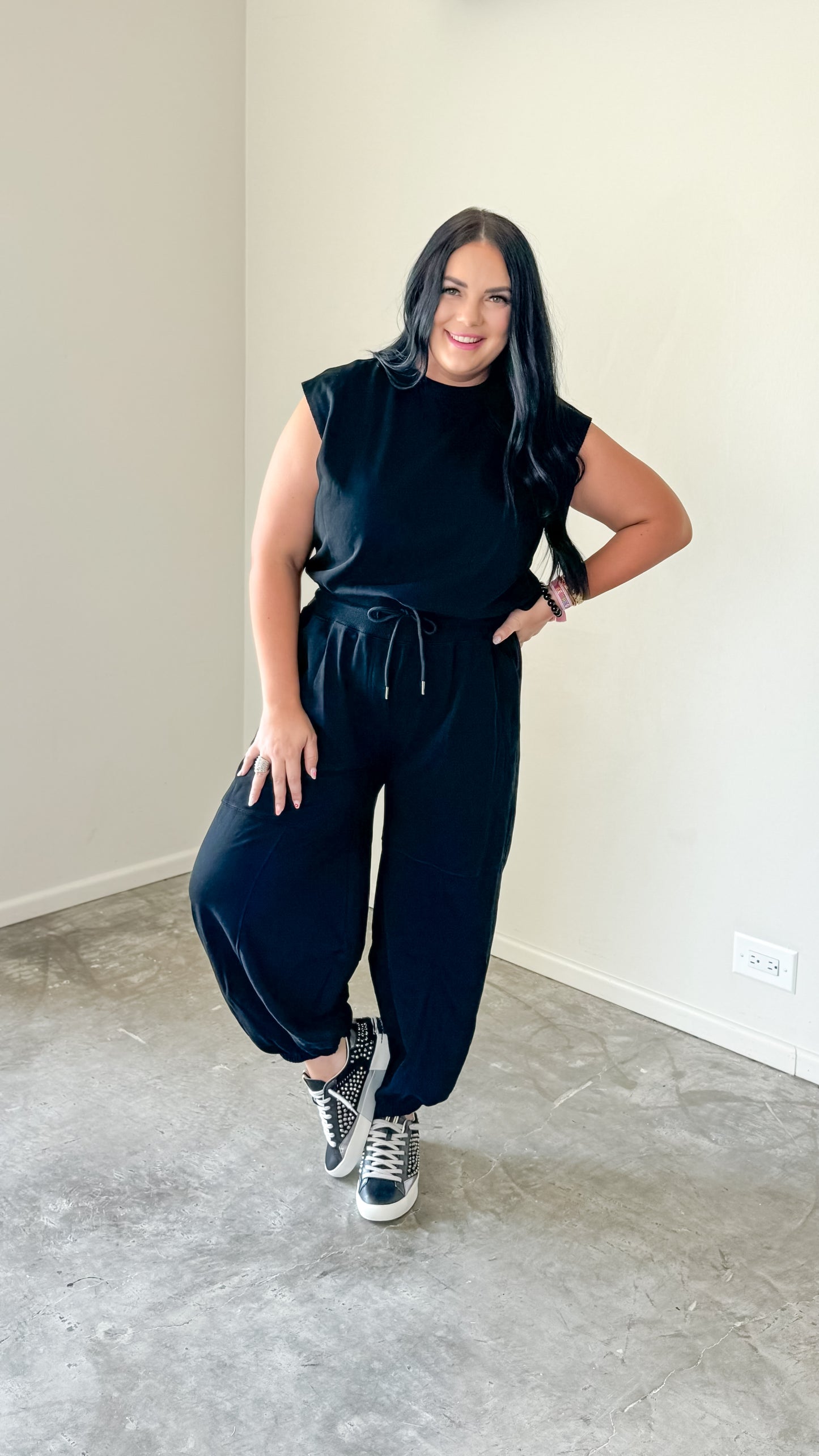 BLACK ON THE GO JUMPSUIT