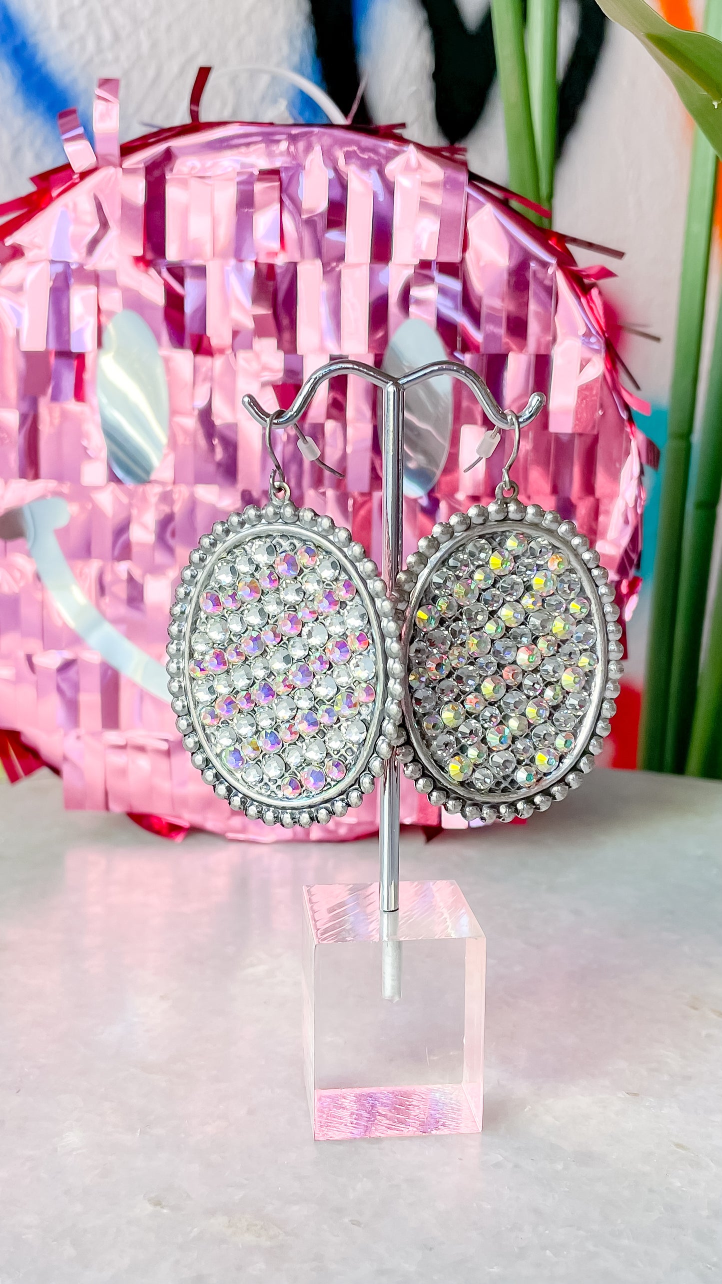 OVAL BLINGED OUT EARRINGS IN SILVER
